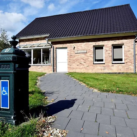 Vakantiehuis Wheelchair Friendly House With Sauna Leykaul